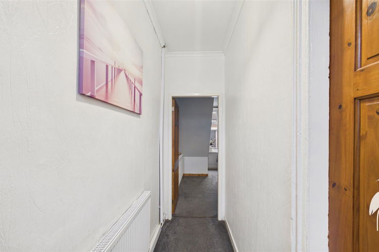 Entrance Hall - Picture 12 of 18