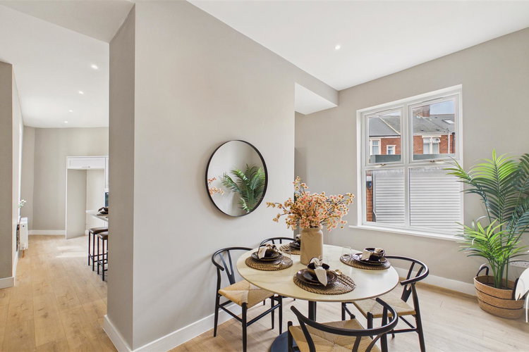Dining Area - Picture 10 of 37