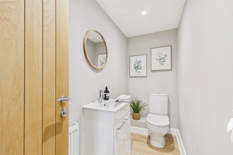 Washroom/WC - Picture 16 of 37