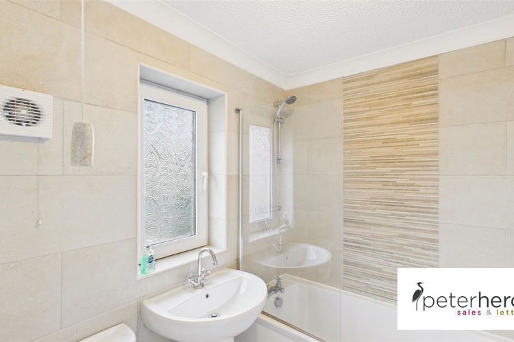 Bathroom - Picture 17 of 19