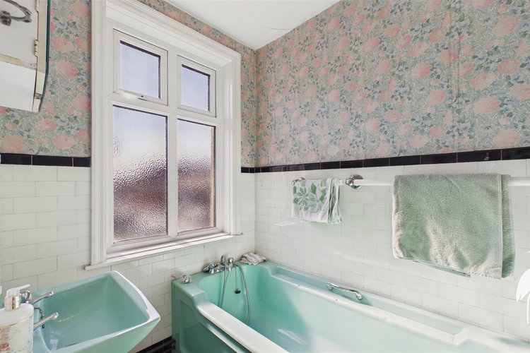 Bathroom - Picture 18 of 25