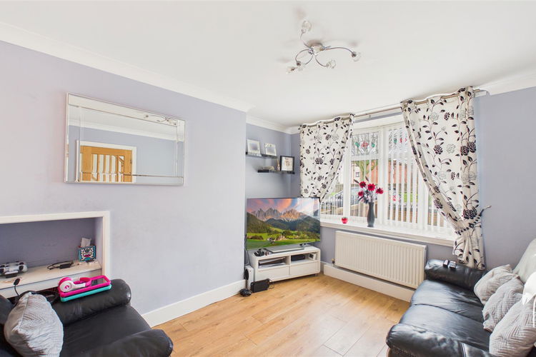 Lounge/Dining Room - Picture 2 of 21