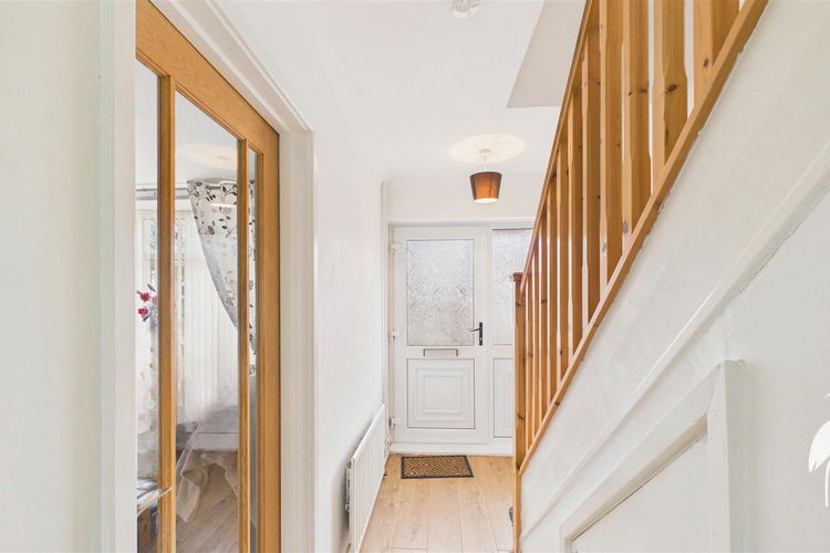 Entrance Hall - Picture 11 of 21