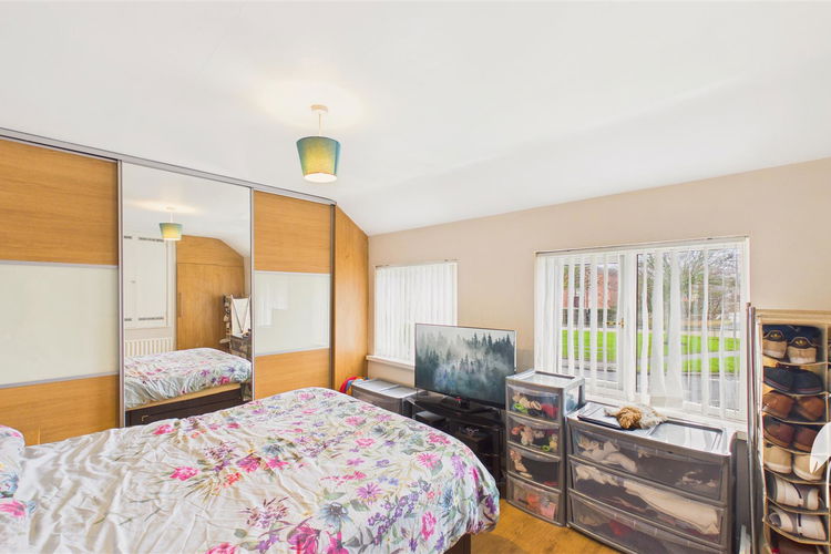 Bedroom 1 - Picture 13 of 21