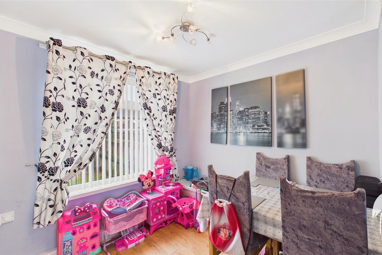 Lounge/Dining Room - Picture 4 of 21