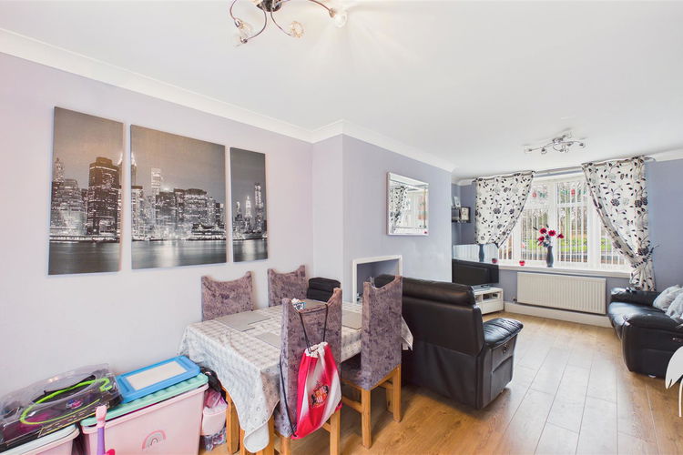 Lounge/Dining Room - Picture 5 of 21