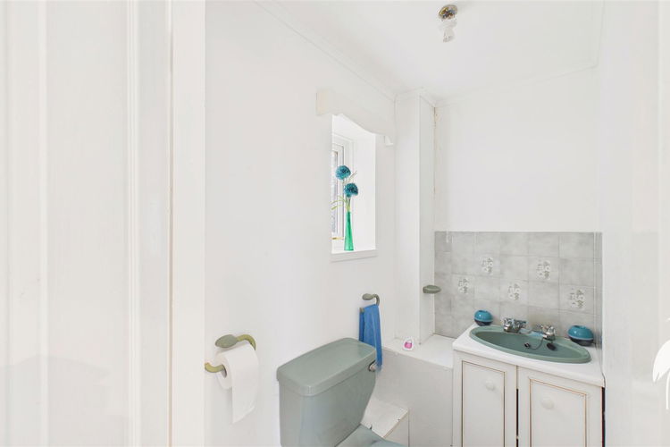 Cloakroom/WC - Picture 10 of 21