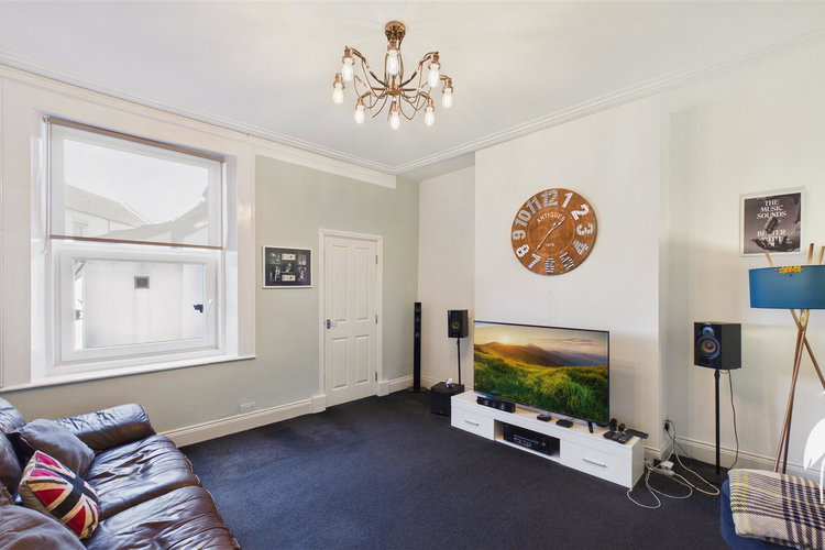 Sitting Room - Picture 4 of 24