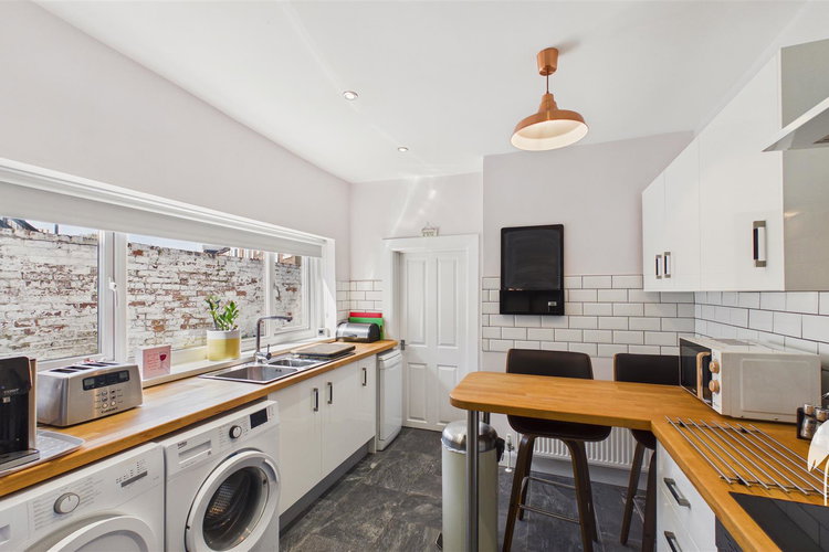 Breakfasting Kitchen - Picture 6 of 24