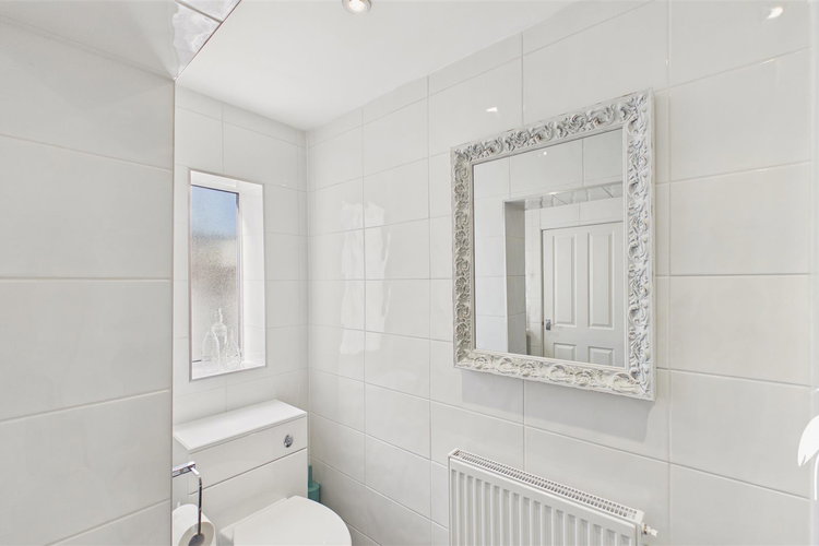 Bathroom - Picture 10 of 24