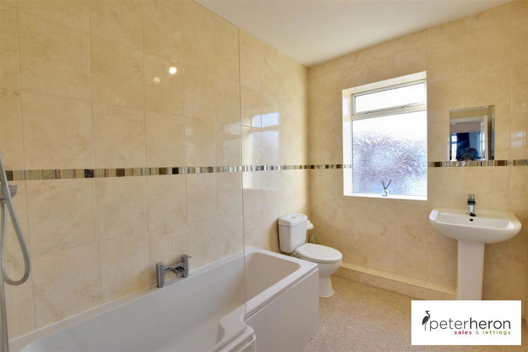 Bathroom - Picture 8 of 10