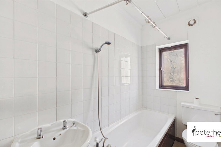 Bathroom - Picture 15 of 15