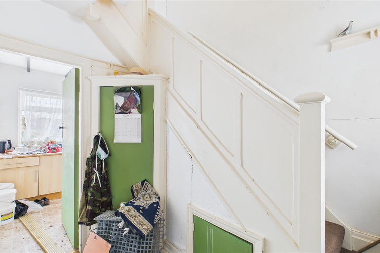 Hallway - Picture 5 of 10