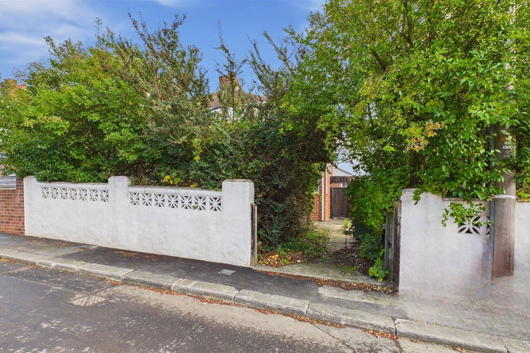 Outside - Picture 10 of 10