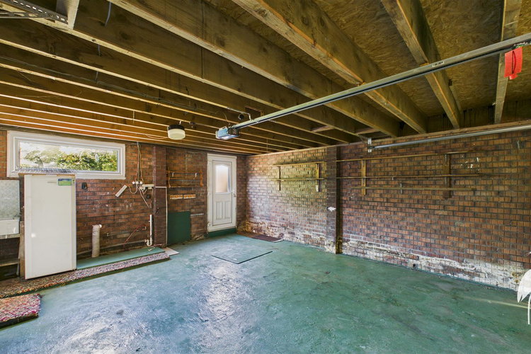 Garage - Picture 44 of 47