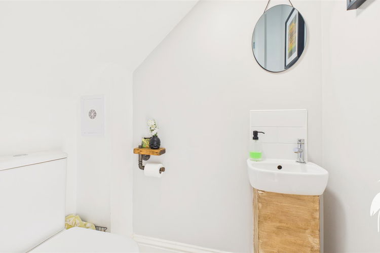 Cloakroom/WC - Picture 11 of 26