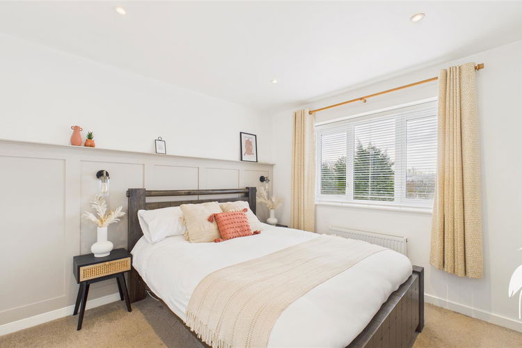 Bedroom 1 - Picture 13 of 26