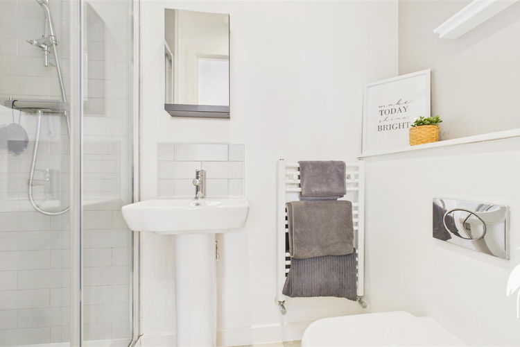 En-Suite - Picture 16 of 26