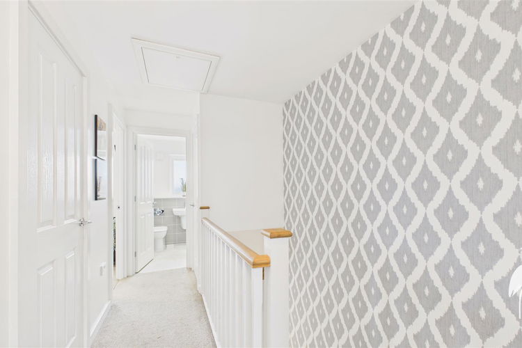 First Floor Landing - Picture 19 of 26