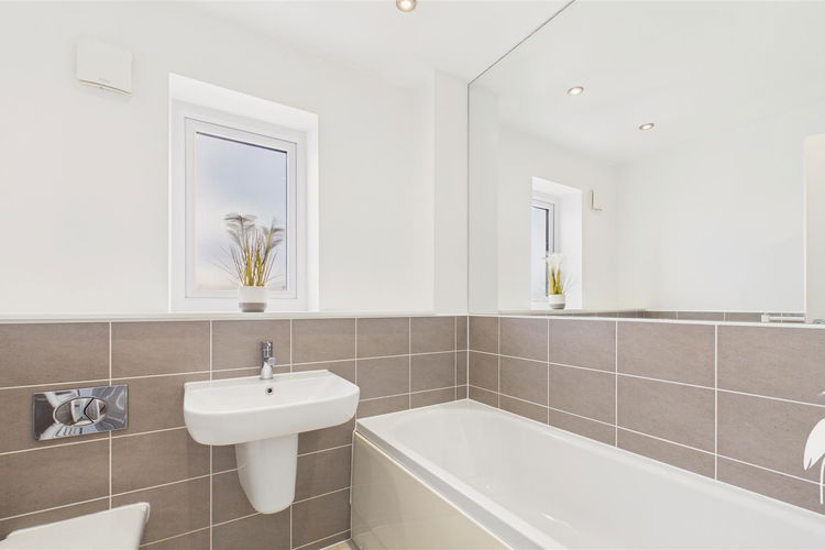 Bathroom - Picture 20 of 26