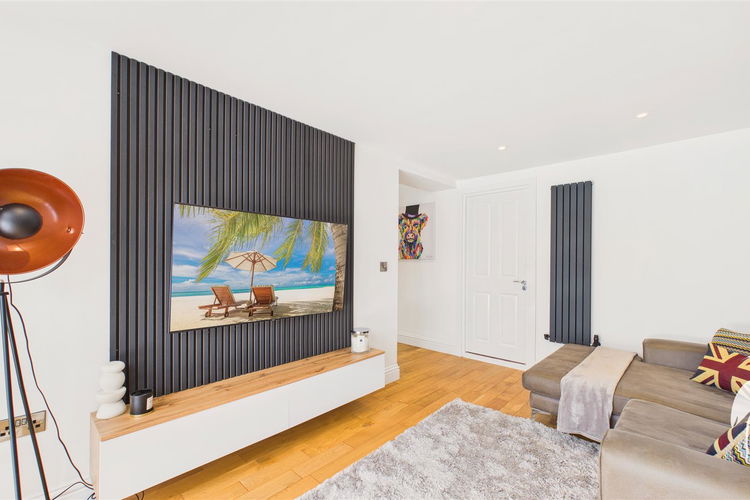 Family Room - Picture 8 of 26