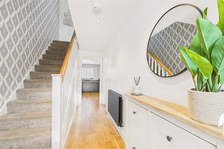 Entrance Hall - Picture 10 of 26