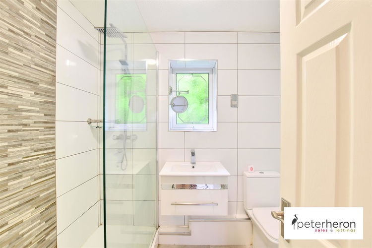 Shower Room - Picture 13 of 16
