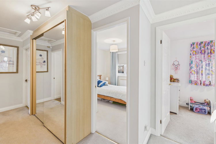 First Floor Landing - Picture 31 of 37