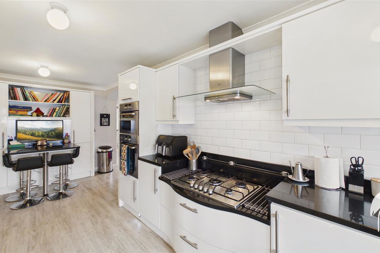 Breakfasting Kitchen/Family Area - Picture 8 of 37