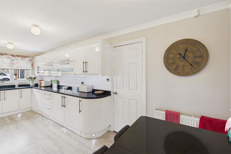 Breakfasting Kitchen/Family Area - Picture 11 of 37