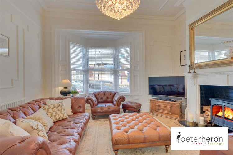 Sitting Room - Picture 4 of 31