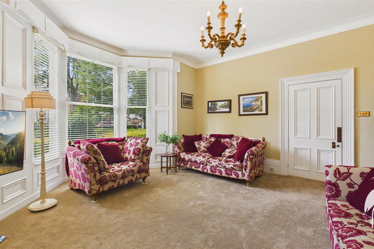 Lounge - Picture 4 of 50