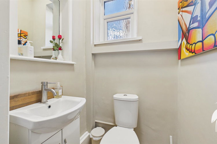 Separate WC - Picture 20 of 50