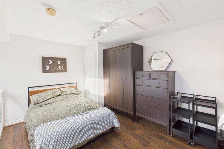 Mezzanine Bedroom - Picture 7 of 11