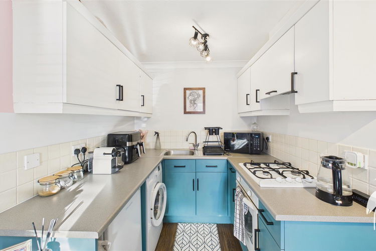 Kitchen Area - Picture 5 of 11