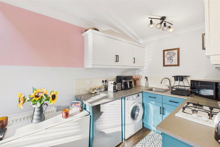 Kitchen Area - Picture 6 of 11