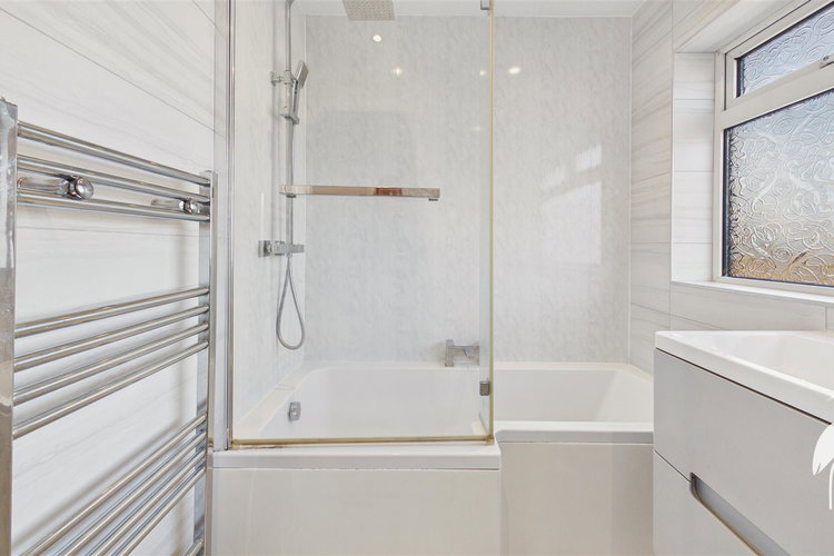 Bathroom - Picture 16 of 19