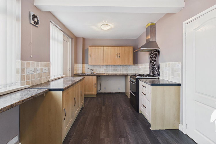 Kitchen - Picture 5 of 19