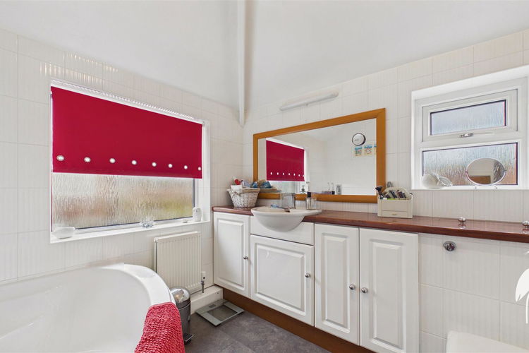 Bathroom - Picture 26 of 32