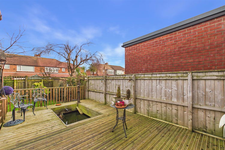 Outside - Picture 29 of 32