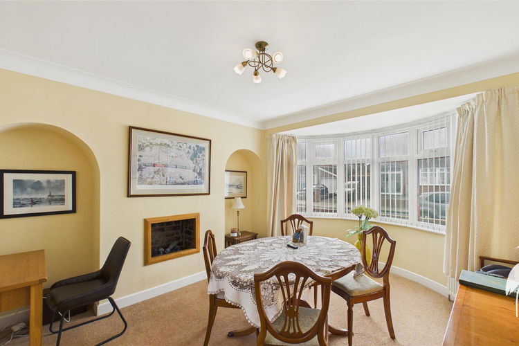 Dining Room - Picture 5 of 32