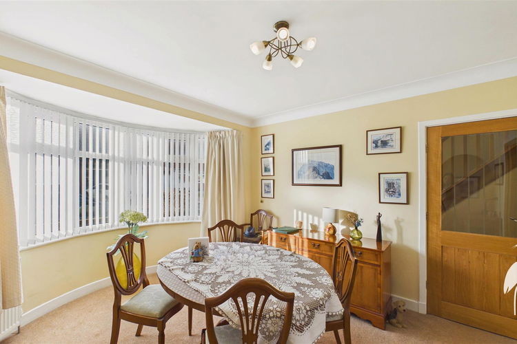 Dining Room - Picture 6 of 32