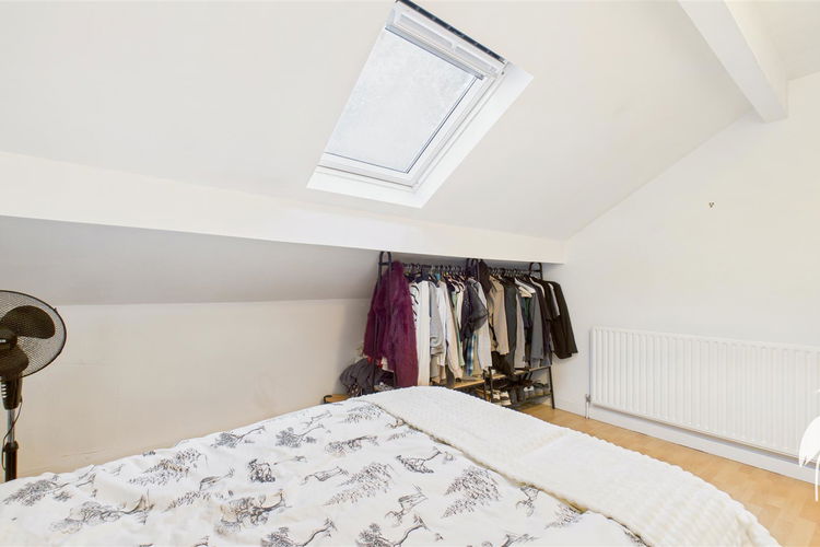 Bedroom 1 - Picture 11 of 16