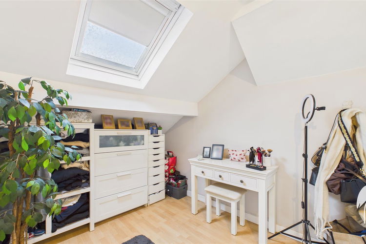 Bedroom 2 - Picture 12 of 16