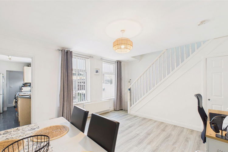 Dining Room - Picture 4 of 16