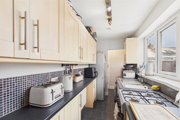 Kitchen - Picture 6 of 16