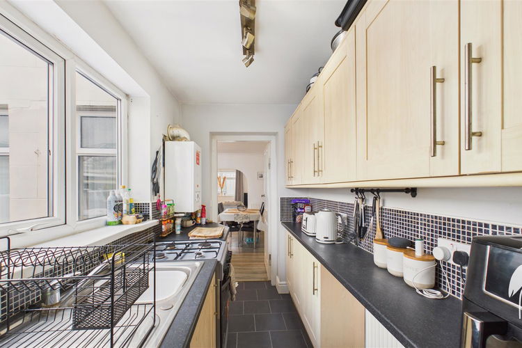 Kitchen - Picture 7 of 16