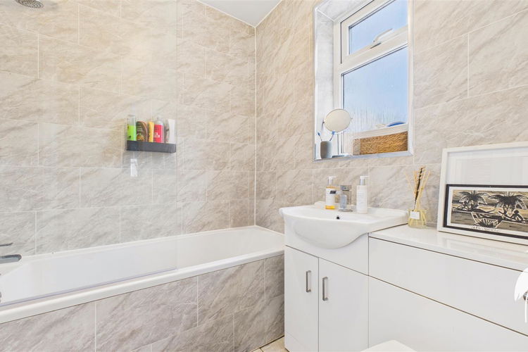 Bathroom - Picture 8 of 16