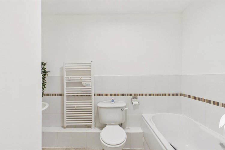 Bathroom - Picture 17 of 29