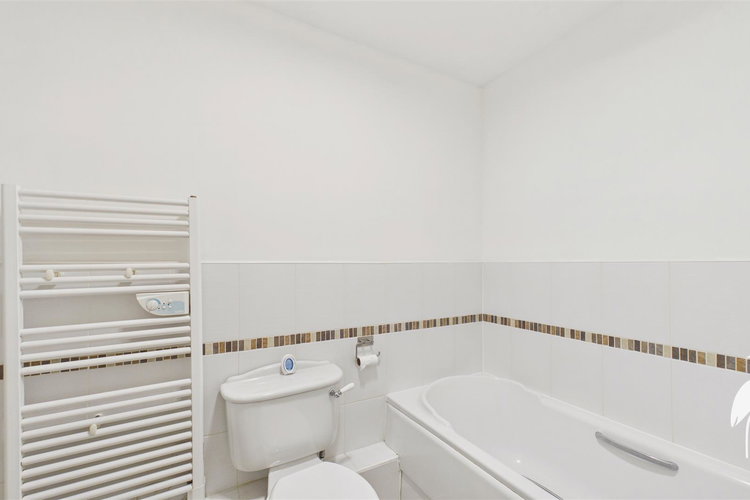 Bathroom - Picture 18 of 29